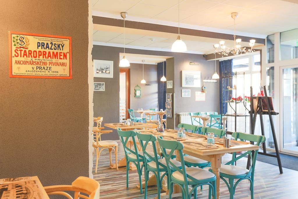 Haţeg 艾特旅馆酒店 外观 照片