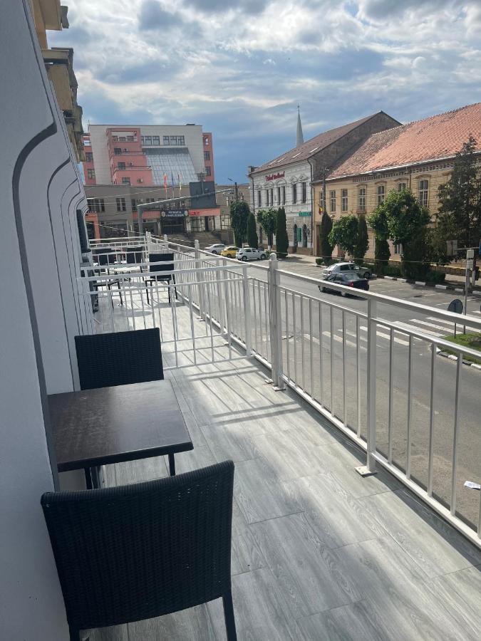Haţeg 艾特旅馆酒店 外观 照片