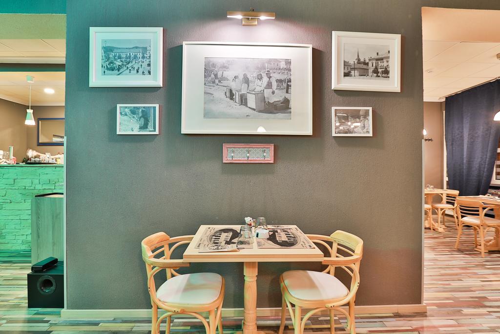 Haţeg 艾特旅馆酒店 外观 照片