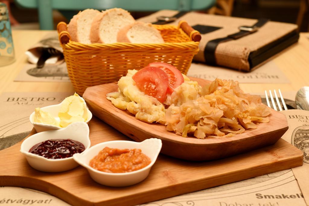 Haţeg 艾特旅馆酒店 外观 照片
